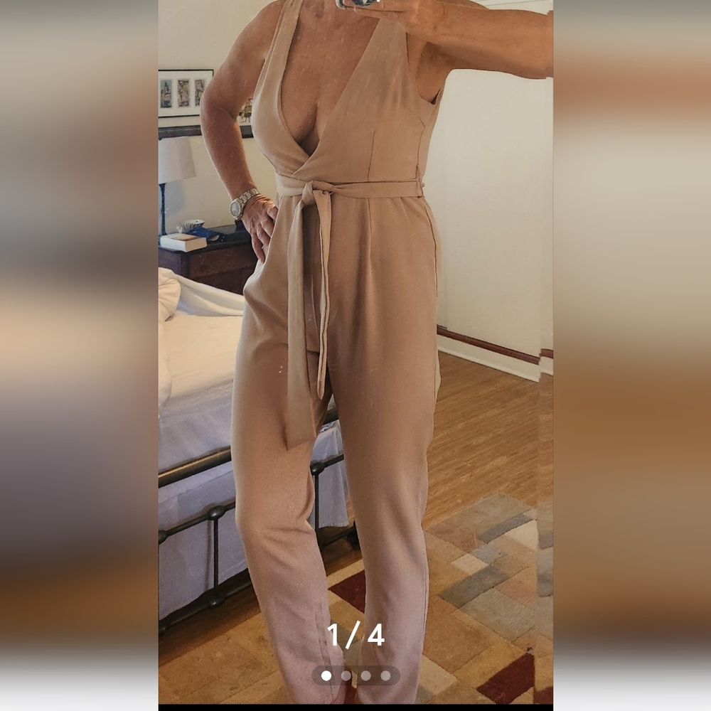Sexy one-piece jumper with plunging neckline